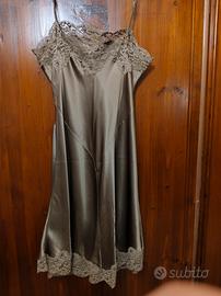 vestito in pizzo con sotto vestito 