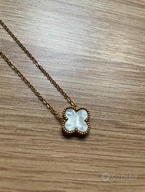 Collana e ciondolo in oro