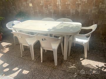 Tavolo grande completo di 6 sedie