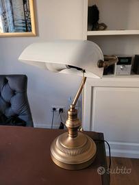 Lampada  da tavola con paralume