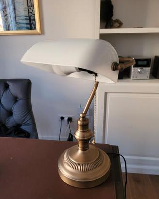 Lampada  da tavola con paralume