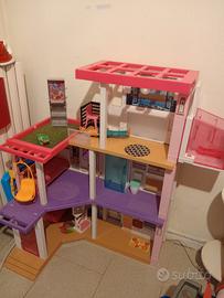 casa di Barbie con ascensore completa di accessori