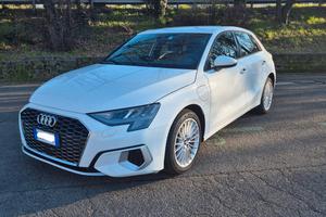 Audi A3 40Tfsi-e S tronic Buisness Advanced 