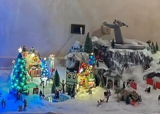 Villaggio natalizio lemax +babbo natale gonfiabile