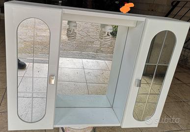 Specchio per bagno.
