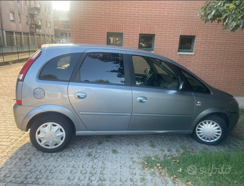 Auto incidentata da sistemare i radiatori