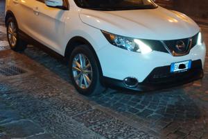 Nissan Qashqai 1.2benz  2014