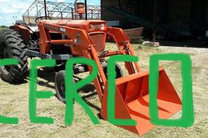 Trattore con caricatore pala o ragno