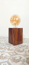 lampada da tavolo in legno 
