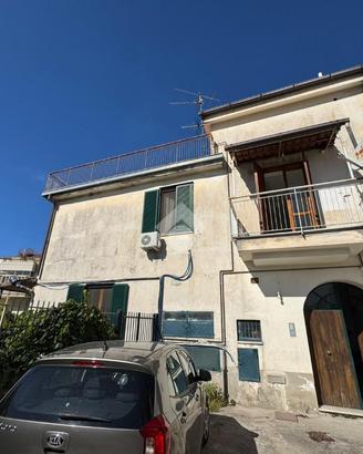 3 LOCALI A CASTIGLIONE DEL GENOVESI