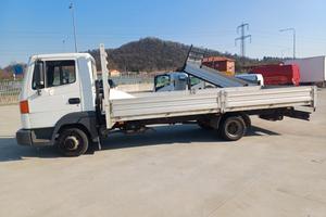 Nissan PATENTE B CASSONE 560