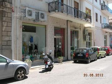 Negozio in centro Siderno