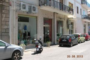 Negozio in centro Siderno