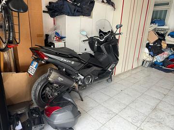Tmax 530 SX