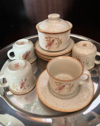 Servizio caffè per 4 persone.