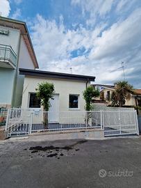 casa indipentente paese