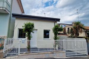 casa indipentente paese