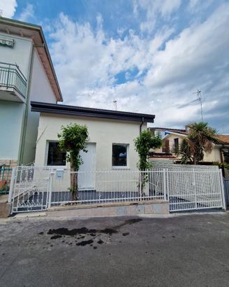 casa indipentente paese
