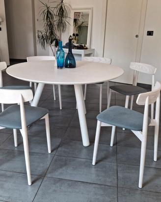 Tavolo design Pixie Mniforms con 6 sedie Claretta