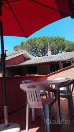 Con terrazzo vicino alla spiaggia