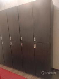 armadietto con lucchetto colonna a due ante