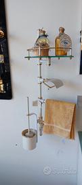 Accessori bagno con colonnina verticale