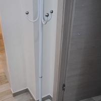 Attaccapanni da terra in acciaio bianco