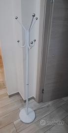 Attaccapanni da terra in acciaio bianco