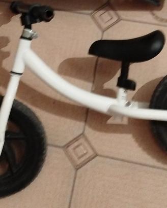 bicicletta senza pedali 