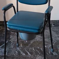 Sedia comoda sanitaria per anziani