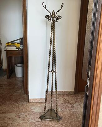 attaccapanni a terra in ottone, anni 70