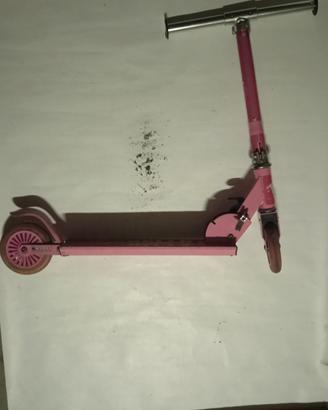 2 monopattini winx hello kitty