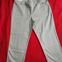 pantalone nuovo con targhetta