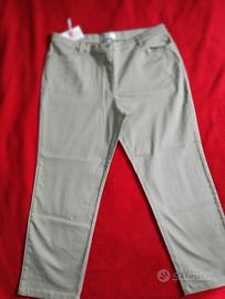 pantalone nuovo con targhetta