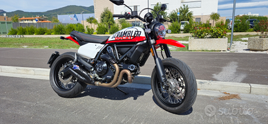 Ducati Scrambler Urban Motard con antifurto