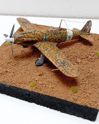 Macchi MC202 "Folgore" Scala 1/72 con Diorama