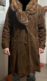 Cappotto di renna con collo in pelliccia di visone