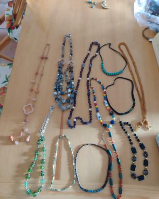 Stock 12 collane di varie forme e colori