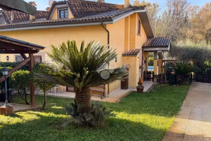PORZIONE DI BIFAMILIARE A CAPENA