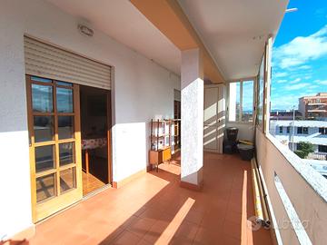 Ampio trilocale con terrazzino Viale Colombo