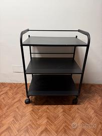 Carrello nero con ruote