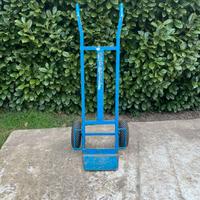 Carrello in ferro per trasporti