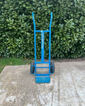 Carrello in ferro per trasporti