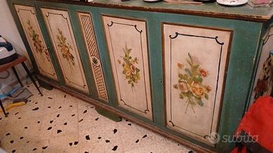 Credenza vintage dipinta a mano - Stile Tirolese