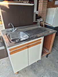 lavello in acciaio 