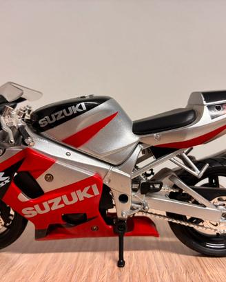 Modellino Suzuki GSX-R 750