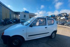 RICAMBI AUTO FIAT 600 2000 BIANCA