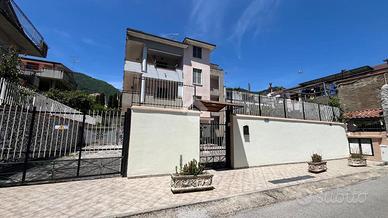 4 LOCALI A BARONISSI