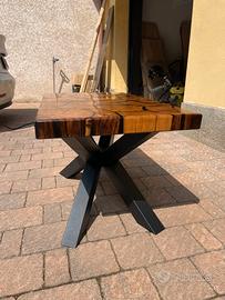 Tavolino da caffè legno e resina