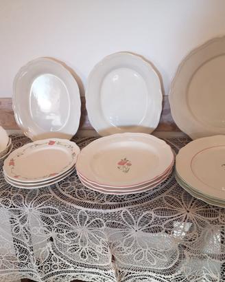 Servizio di piatti decorati da 12 persone
